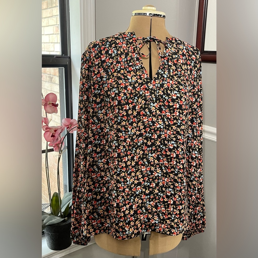 LOFT sz XL Navt Blue Floral Blouse with Multicolor Accents